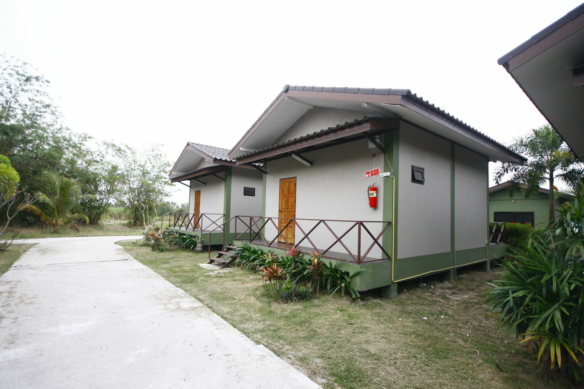 Long Lake Resort Csonburi Kültér fotó